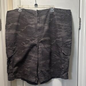 Mature Nation Camouflage Cargo Shorts Size 46